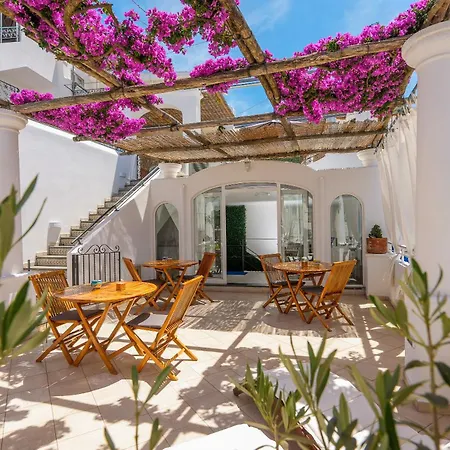 Acomodação com café da manhã  Alle Stelle By Fm, Capri